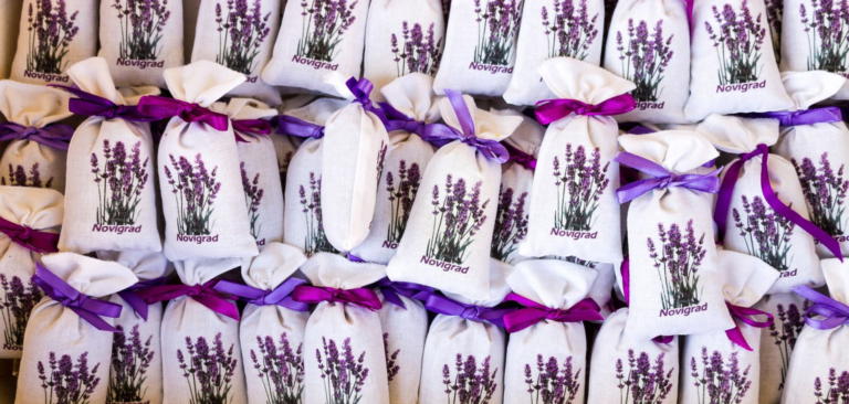 Com fer bossetes d’olor amb plantes aromàtiques