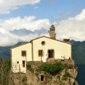 Descobreix el santuari i la serra de Bellmunt