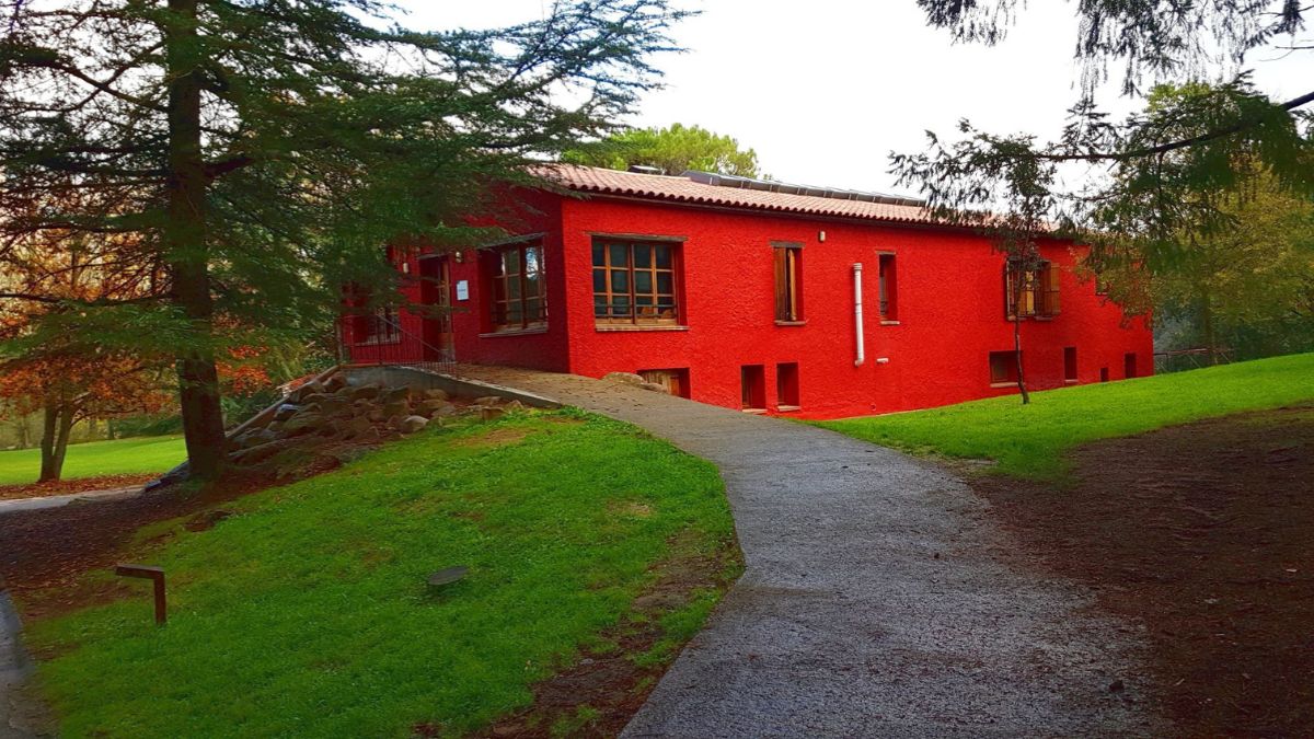 Exterior-casa-colonies-Els-Porxos