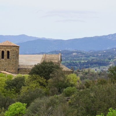 Monestir de Sant Pere de Casserres: un tresor entre cingles