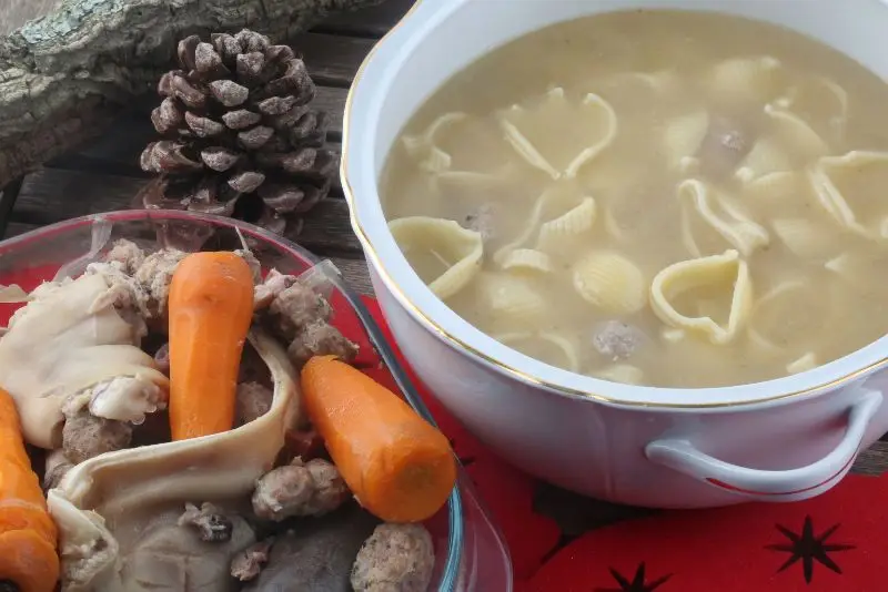Plat d'escudella catalana de Nadal amb pilota