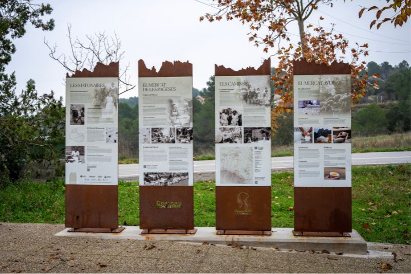 Plafons informatius dels Camins de les Matonaires